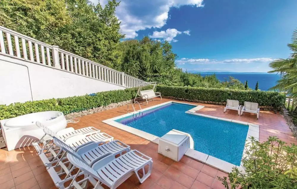 Villa 489m² in Croatia, Opatija. Priced at 1000000€ rent photo-3