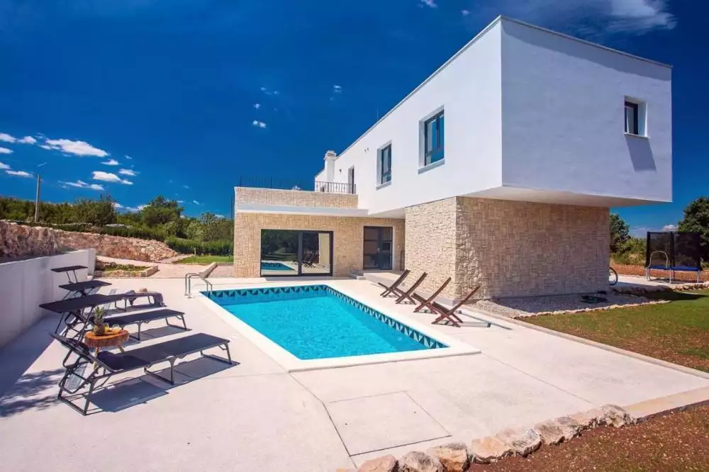 Villa 300m² in Croatia, Split. Priced at 1000000€ rent photo-4