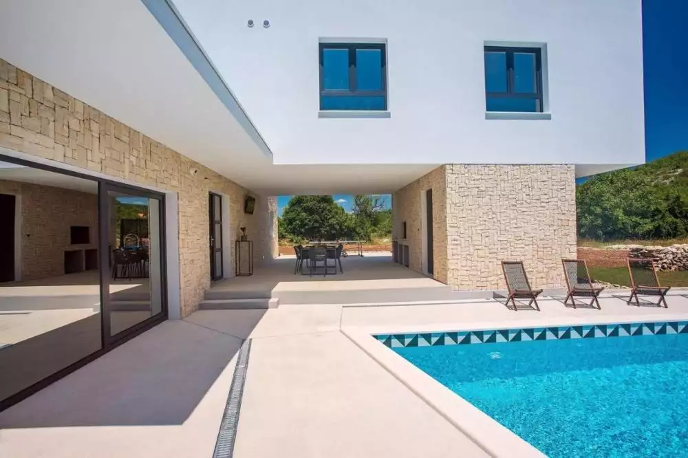 Villa 300m² in Croatia, Split. Priced at 1000000€ rent photo-6