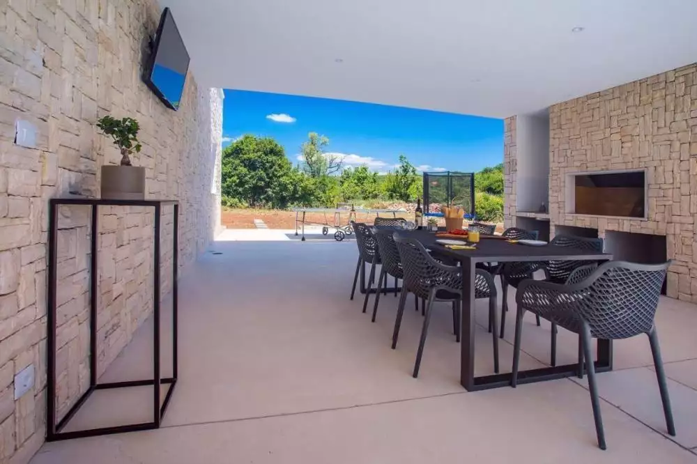 Villa 300m² in Croatia, Split. Priced at 1000000€ rent photo-8