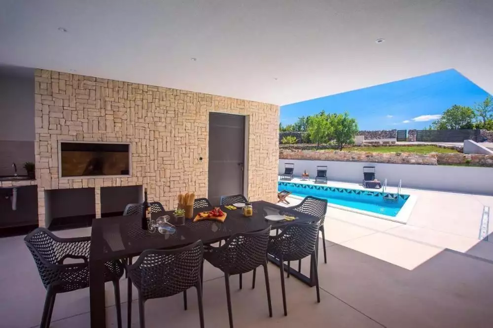 Villa 300m² in Croatia, Split. Priced at 1000000€ rent photo-10