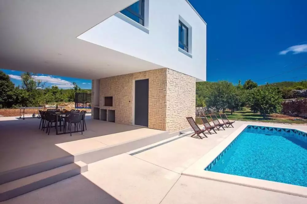 Villa 300m² in Croatia, Split. Priced at 1000000€ rent photo-11