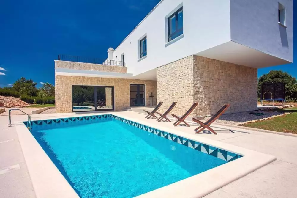 Villa 300m² in Croatia, Split. Priced at 1000000€ rent photo-12
