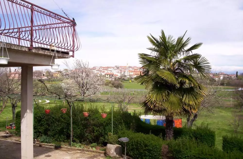 Villa 330m² in Croatia, Brtonigla. Priced at 2250000€ rent photo-6