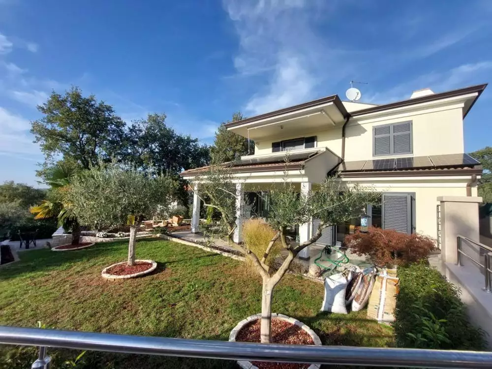 Villa 390m² in Croatia, Rovinj. Priced at 900000€ rent photo-5