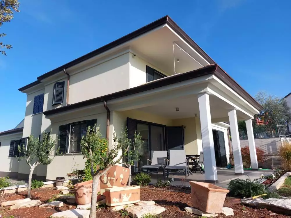 Villa 390m² in Croatia, Rovinj. Priced at 900000€ rent photo-7