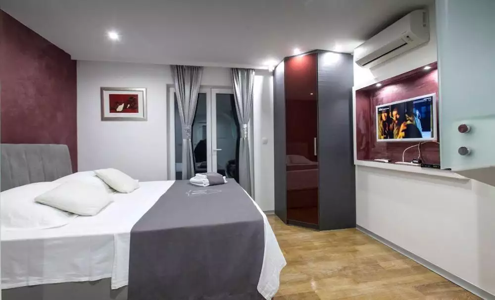 Hotels 350m² in Croatia, Rogoznica. Priced at 940000€ rent photo-11