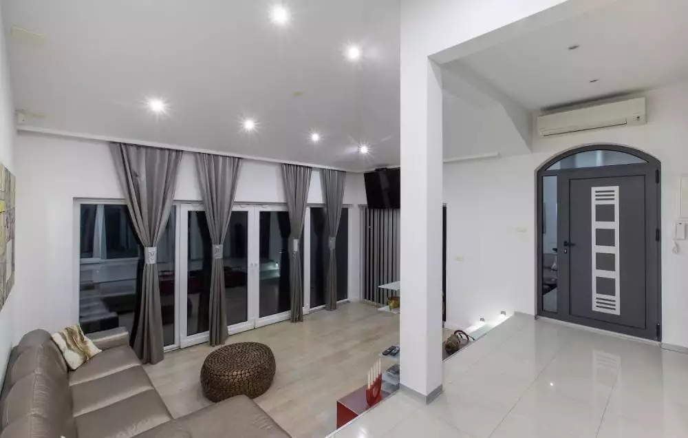 Hotels 350m² in Croatia, Rogoznica. Priced at 940000€ rent photo-19