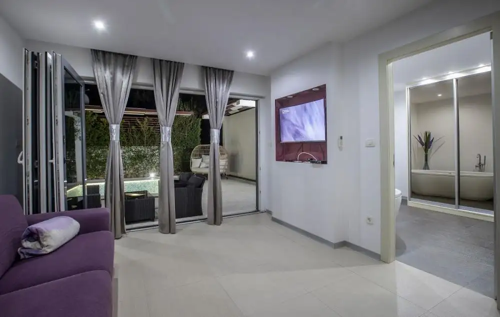 Hotels 350m² in Croatia, Rogoznica. Priced at 940000€ rent photo-24