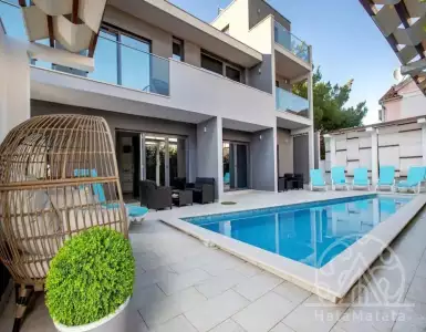 Buy in Croatia for 940000€