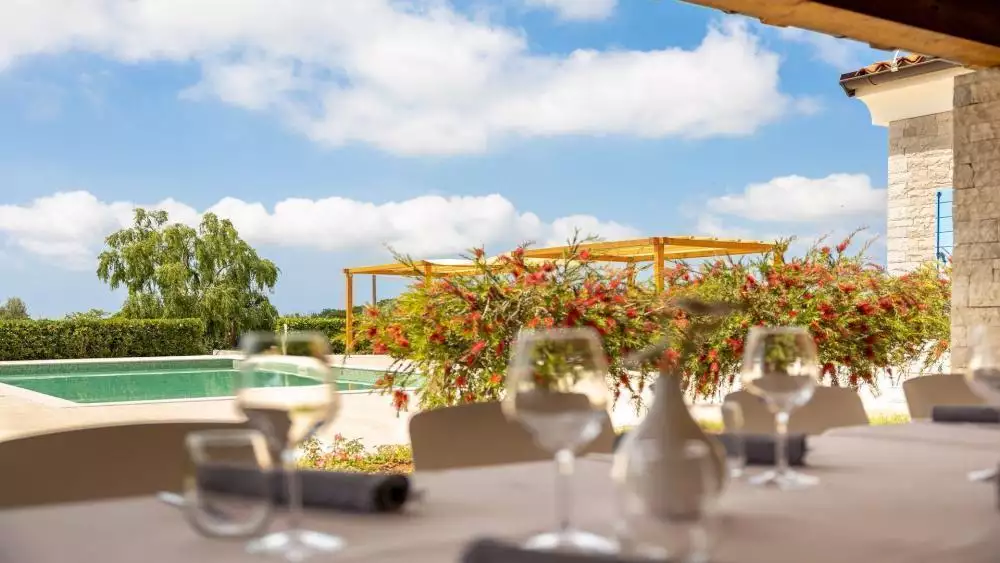 Hotels 900m² in Croatia, Pula. Priced at 3000000€ rent photo-7