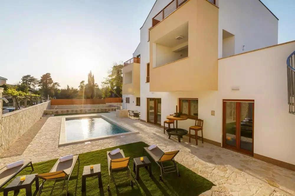 Villa 464m² in Croatia, Kastela. Priced at 1999999€ rent photo-9