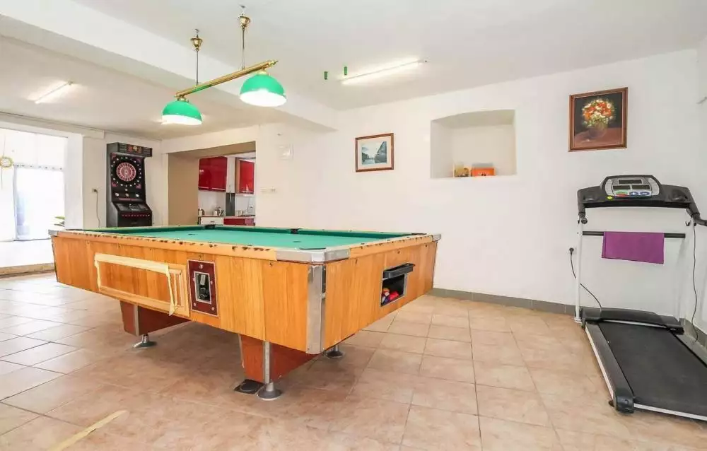 Villa 220m² in Croatia, Brtonigla. Priced at 550000€ rent photo-19