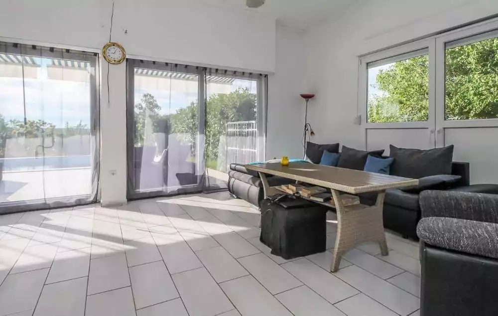 Villa 220m² in Croatia, Brtonigla. Priced at 550000€ rent photo-23