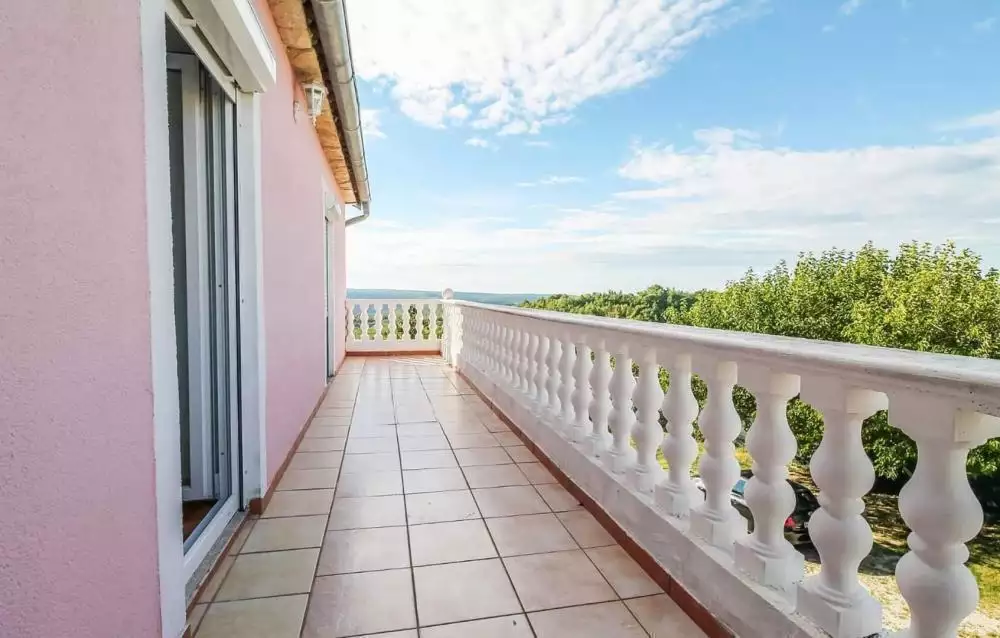 Villa 220m² in Croatia, Brtonigla. Priced at 550000€ rent photo-25
