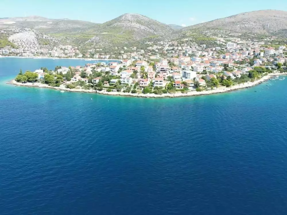 Villa 400m² in Croatia, Ciovo. Priced at 1700000€ rent photo-2
