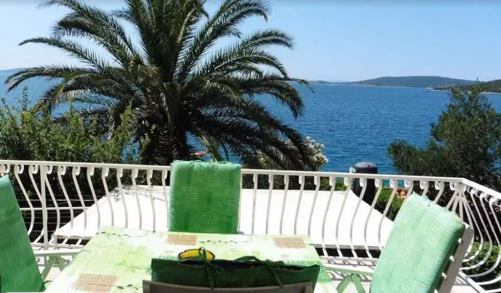 Villa 400m² in Croatia, Ciovo. Priced at 1700000€ rent photo-4