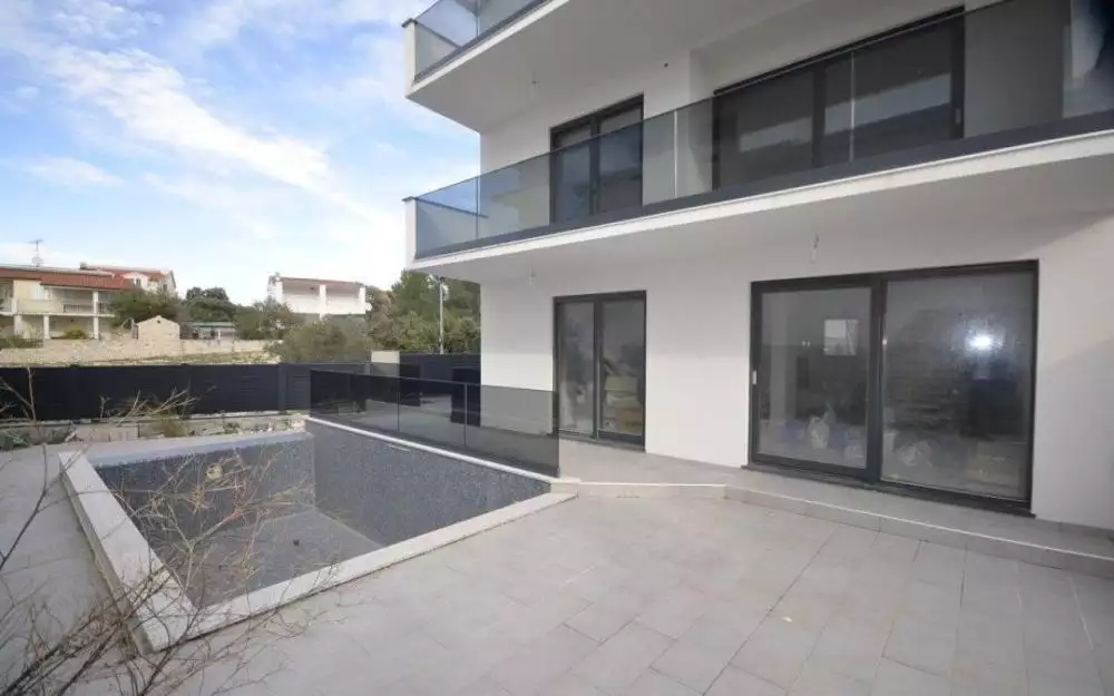 Villa 280m² in Croatia, Rogoznica. Priced at 600000€ rent photo-1