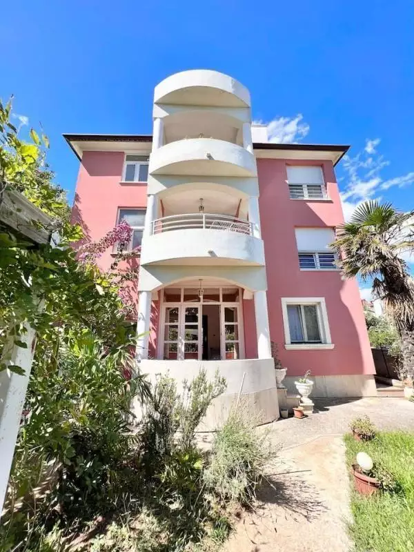 Hotels 450m² in Croatia, Premantura. Priced at 1300000€ rent photo-4