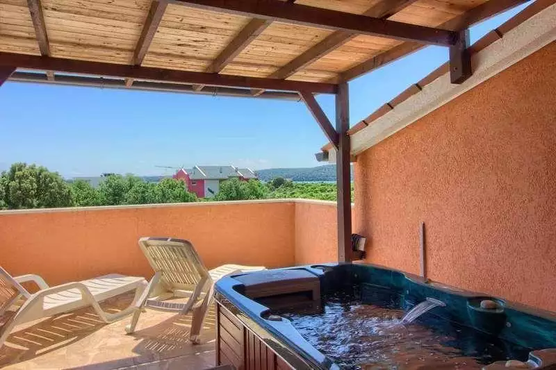 Villa 360m² in Croatia, Medulin. Priced at 800000€ rent photo-16