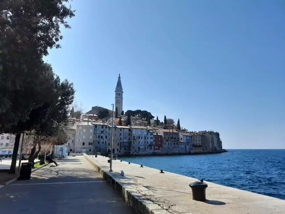 Villa 420m² in Croatia, Rovinj. Priced at 1500000€ rent photo-12