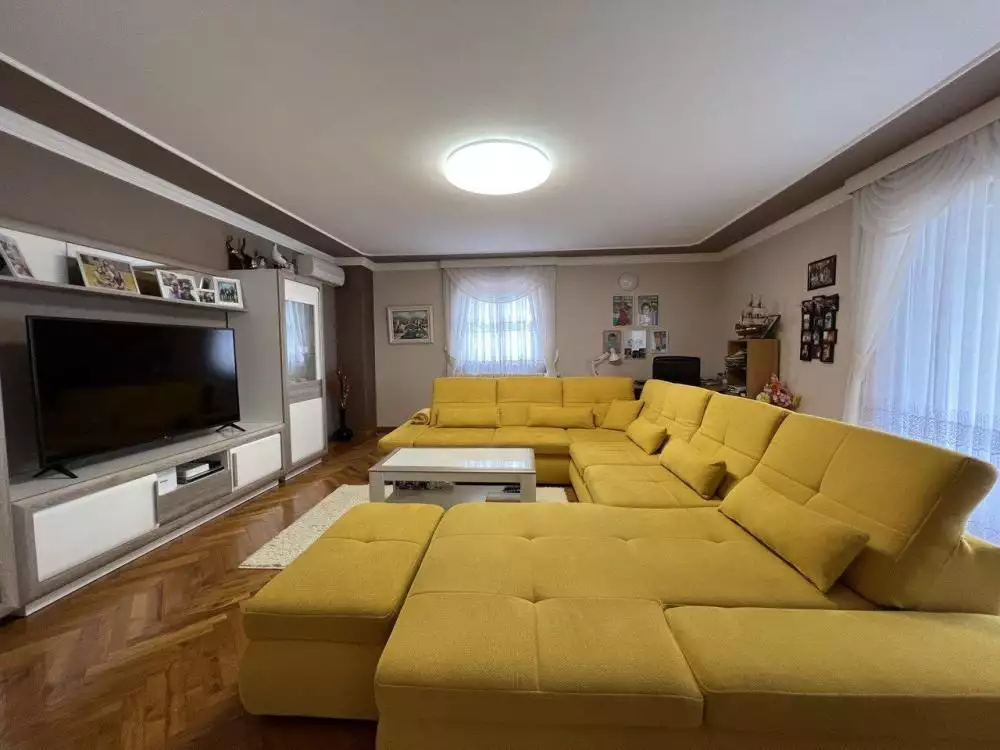 Hotels 550m² in Croatia, Umag. Priced at 750000€ rent photo-3
