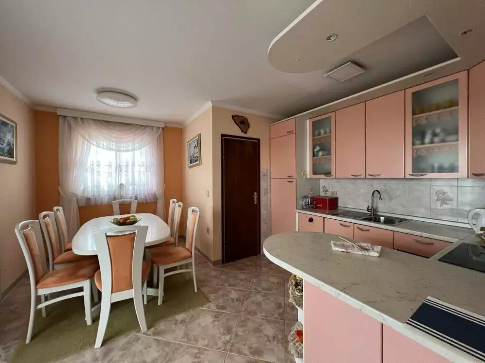 Hotels 550m² in Croatia, Umag. Priced at 750000€ rent photo-4