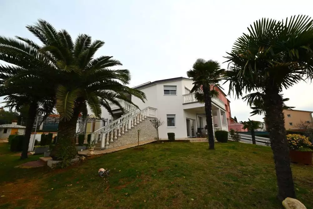 Hotels 750m² in Croatia, Medulin. Priced at 2500000€ rent photo-3