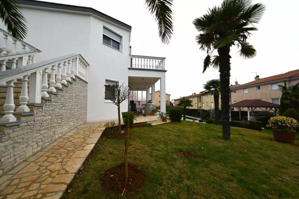 Hotels 750m² in Croatia, Medulin. Priced at 2500000€ rent photo-6