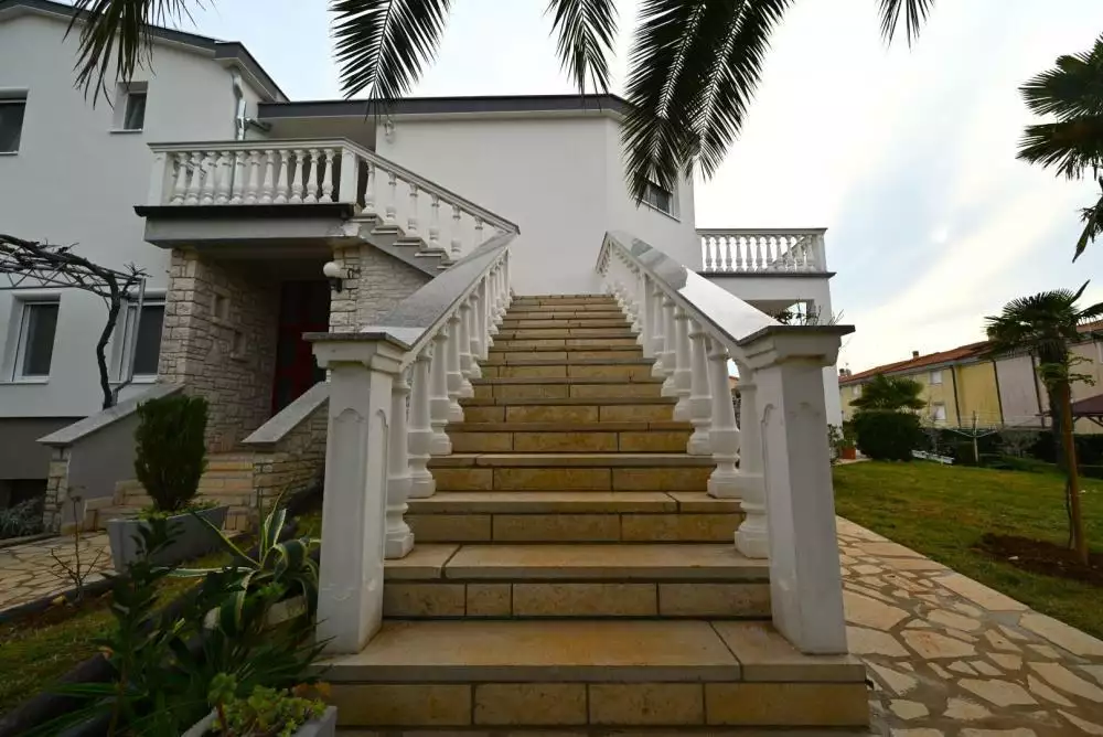 Hotels 750m² in Croatia, Medulin. Priced at 2500000€ rent photo-8