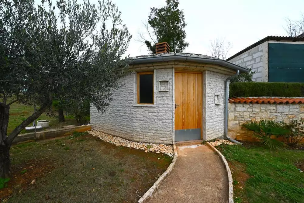 Hotels 750m² in Croatia, Medulin. Priced at 2500000€ rent photo-10