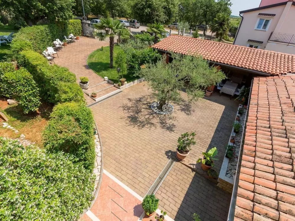 Hotels 900m² in Croatia, Novigrad. Priced at 2300000€ rent photo-5