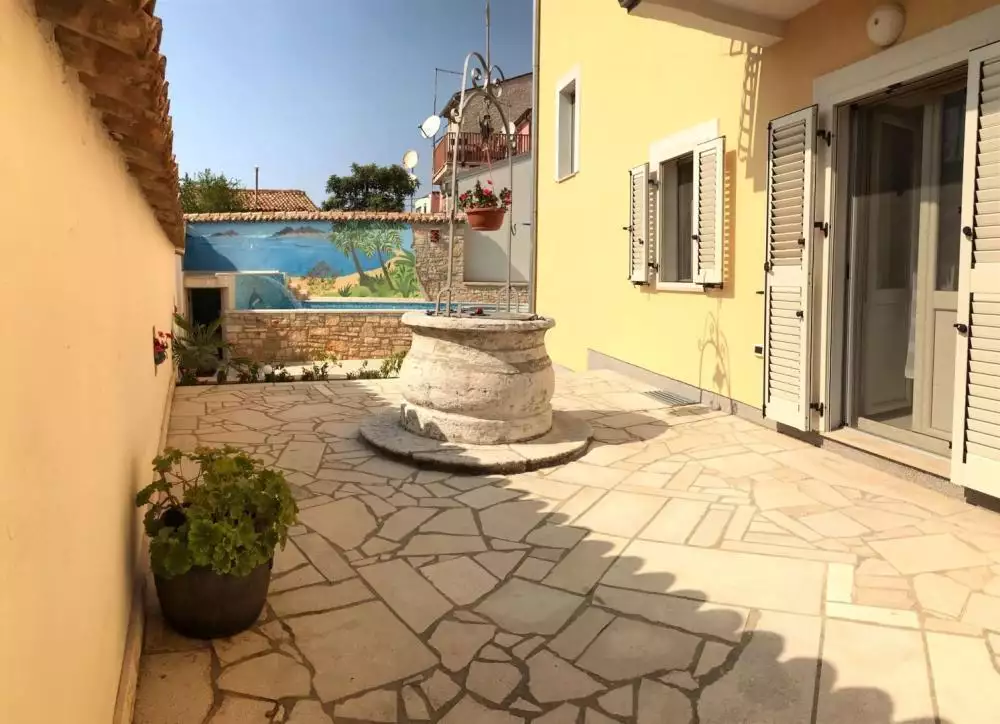 Villa 537m² in Croatia, Vodnjan. Priced at 730000€ rent photo-4