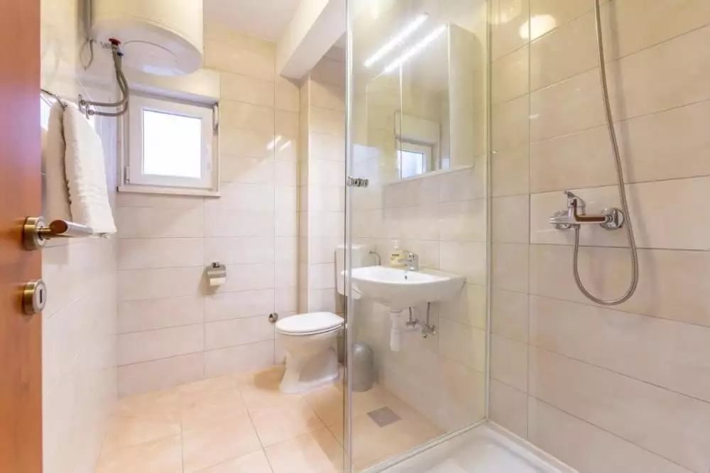 Hotels 468m² in Croatia, Podstrana. Priced at 1100000€ rent photo-11