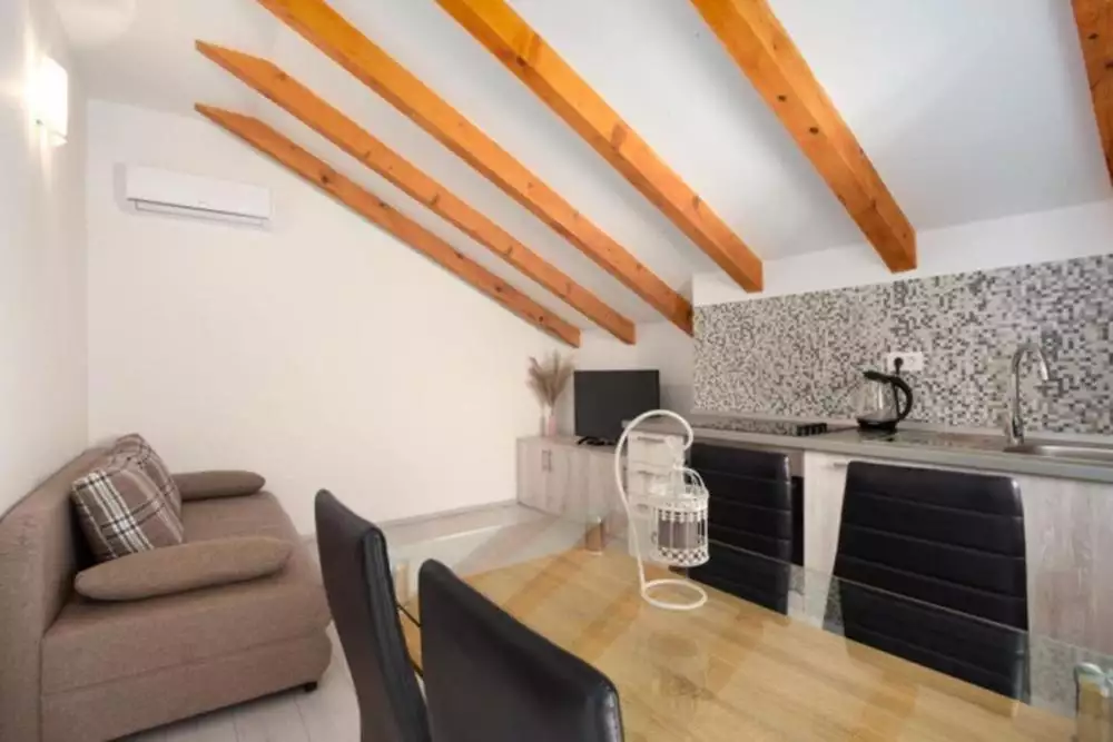 Hotels 468m² in Croatia, Podstrana. Priced at 1100000€ rent photo-19