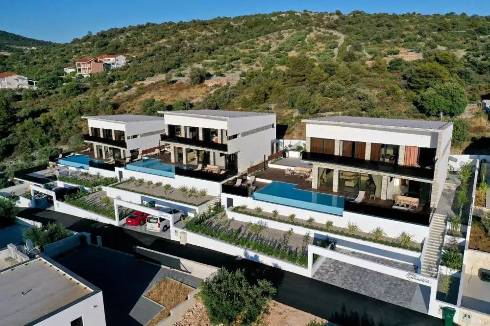 Villa 260m² in Croatia, Rogoznica. Priced at 1480000€ rent photo-2