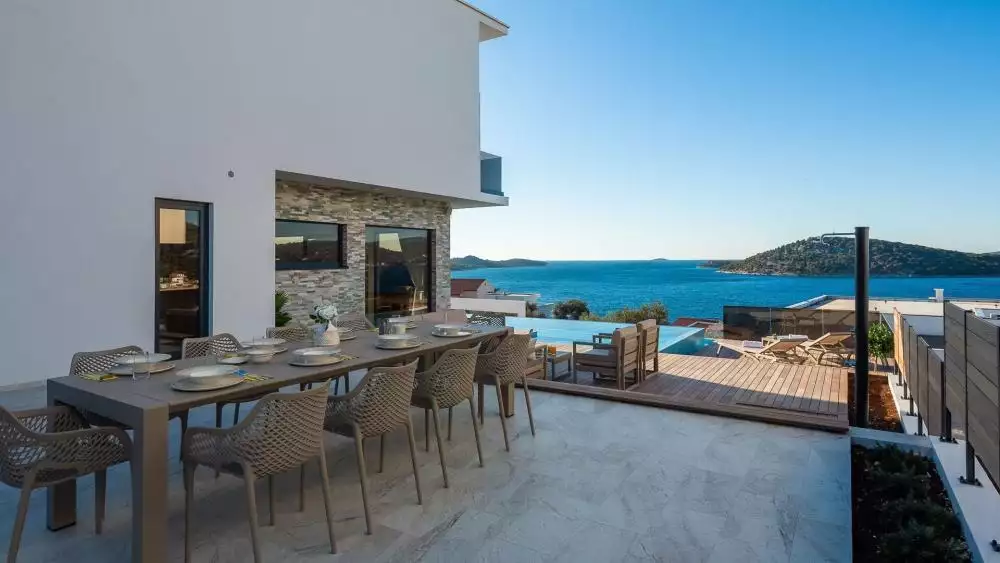 Villa 260m² in Croatia, Rogoznica. Priced at 1480000€ rent photo-11