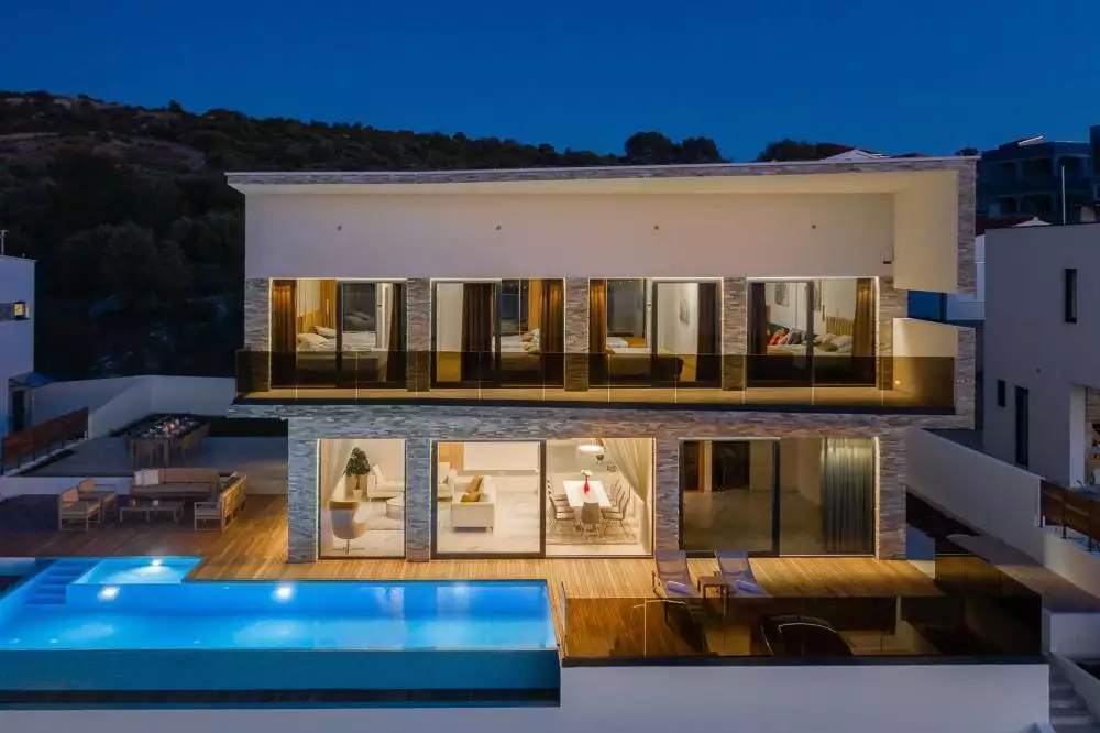 Villa 260m² in Croatia, Rogoznica. Priced at 1480000€ rent photo-12