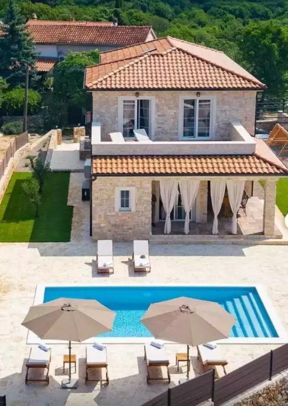 Villa 167m² in Croatia, Dobrinj. Priced at 999000€ rent photo-1