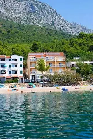 Hotels 835m² in Croatia, Podaca. Priced at 2000000€ rent photo-2
