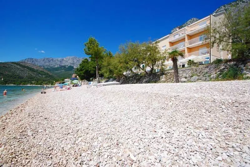 Hotels 835m² in Croatia, Podaca. Priced at 2000000€ rent photo-3