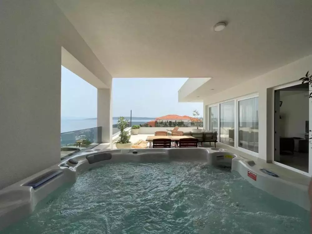 Hotels 740m² in Croatia, Zavala. Priced at 2700000€ rent photo-12