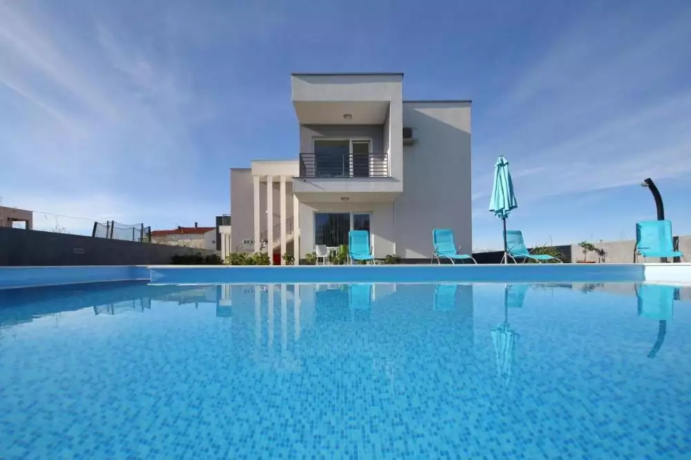 Hotels 235m² in Croatia, Zaton. Priced at 790000€ rent photo-9