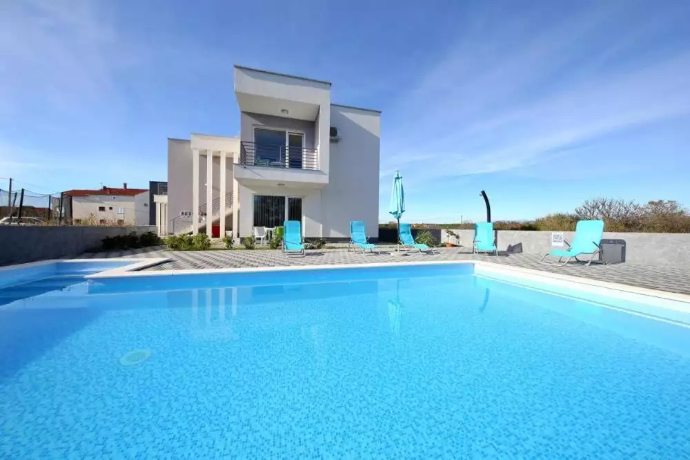 Hotels 235m² in Croatia, Zaton. Priced at 790000€ rent photo-11