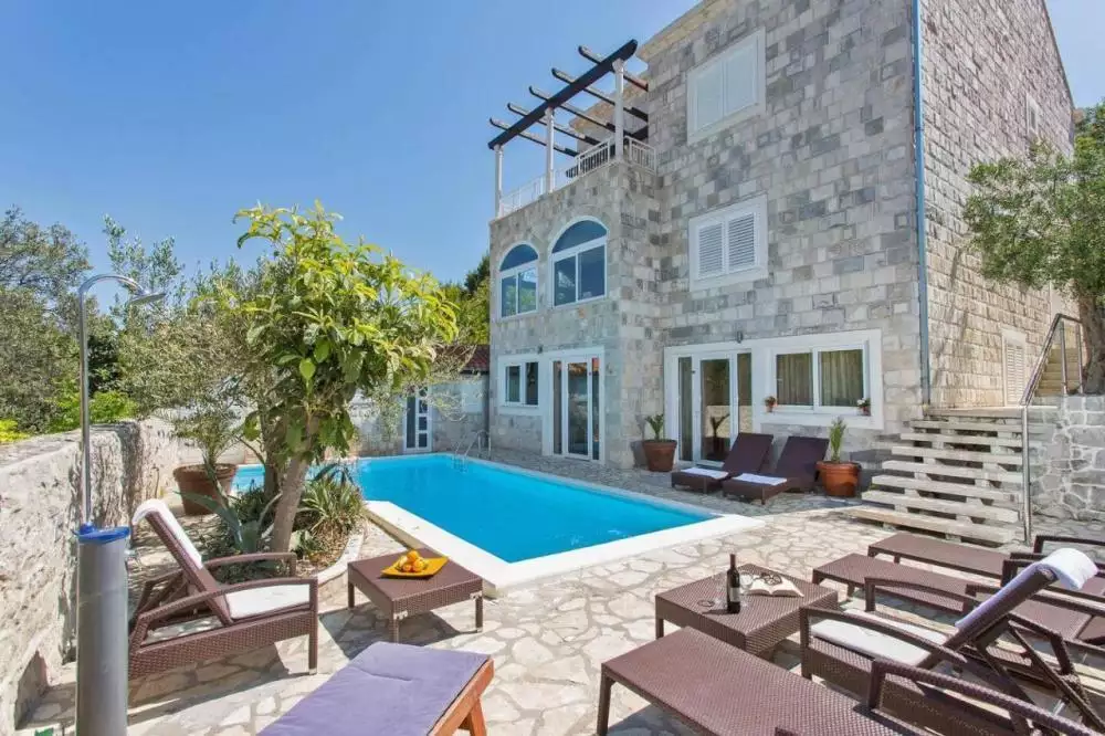 Hotels 400m² in Croatia, Zaton. Priced at 1780000€ rent photo-5