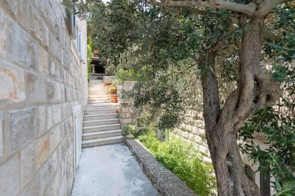 Hotels 400m² in Croatia, Zaton. Priced at 1780000€ rent photo-8