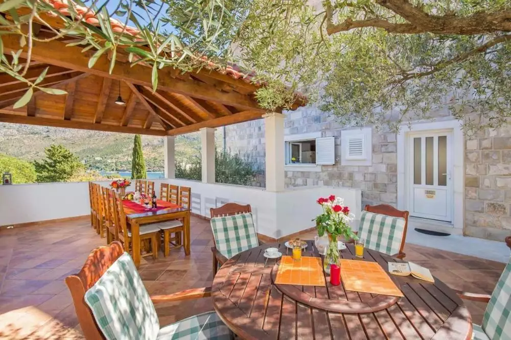 Hotels 400m² in Croatia, Zaton. Priced at 1780000€ rent photo-11