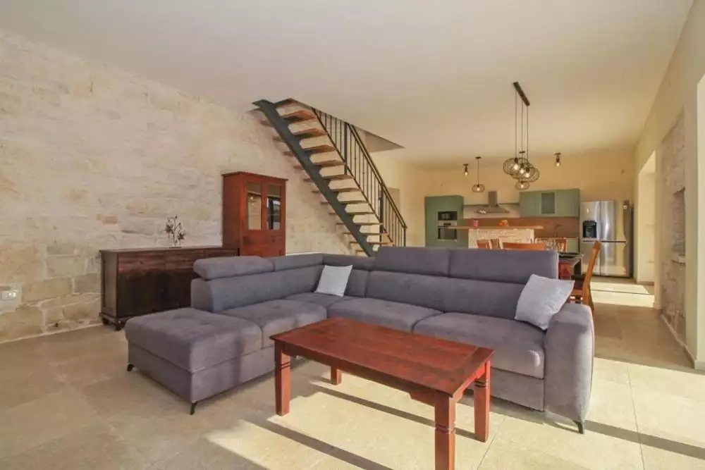 Villa 200m² in Croatia, Kanfanar. Priced at 750000€ rent photo-4