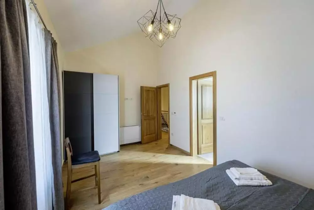 Villa 200m² in Croatia, Kanfanar. Priced at 750000€ rent photo-9