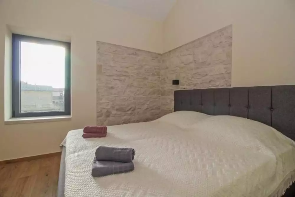 Villa 200m² in Croatia, Kanfanar. Priced at 750000€ rent photo-11